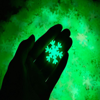 High Quality Glow Snowflake Luminous Wall Stickers Fluorescent Stickers Party Home Decor