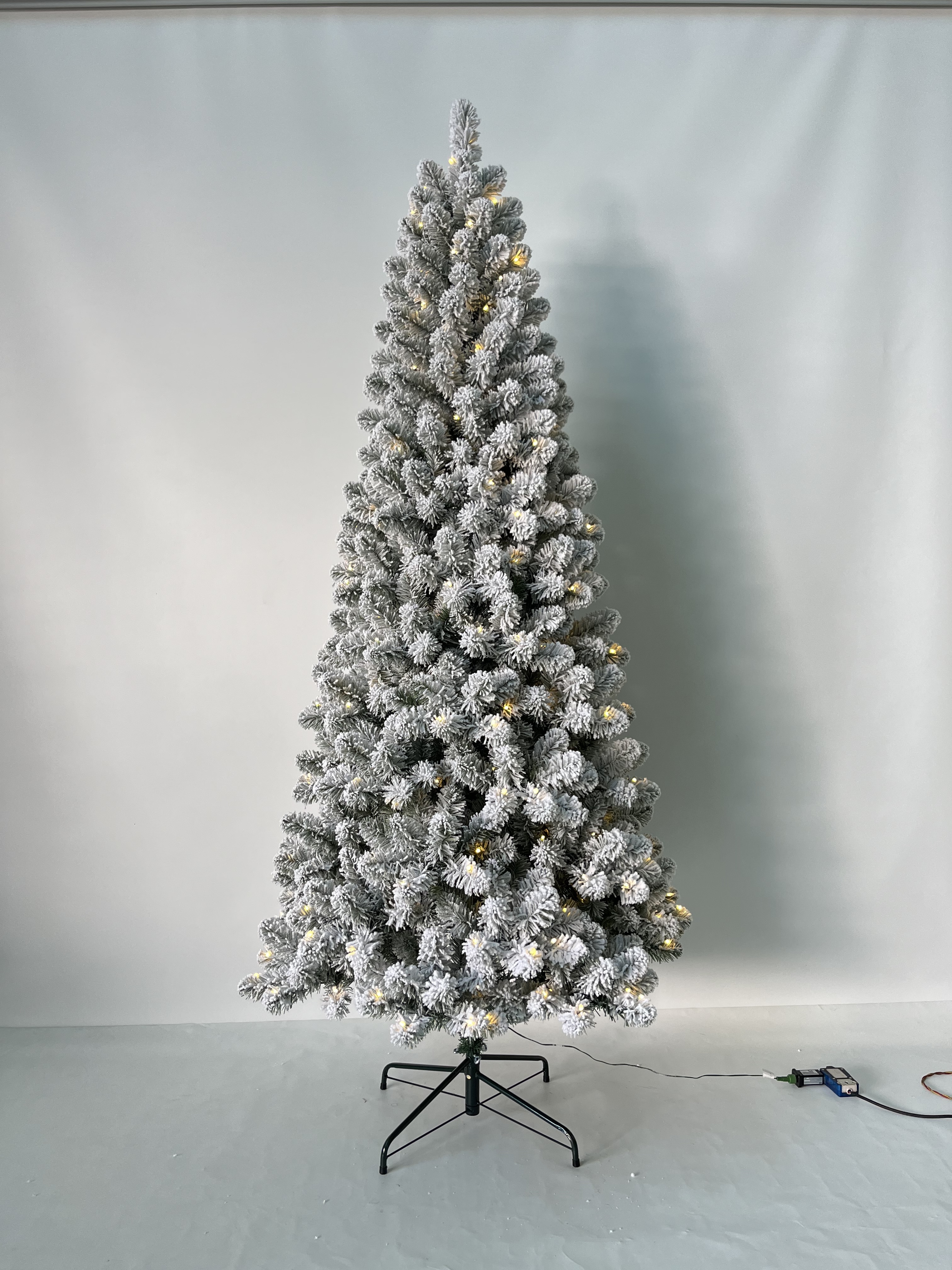 2023 Hot Selling Wholesale Christmas Tree Pre-lit Snow Flocked Artificial White Christmas Tree 4ft to 20ft