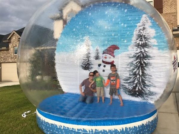 Customized Inflatable snow globe Christmas decorations photo booth gender reveal bubble balloon house