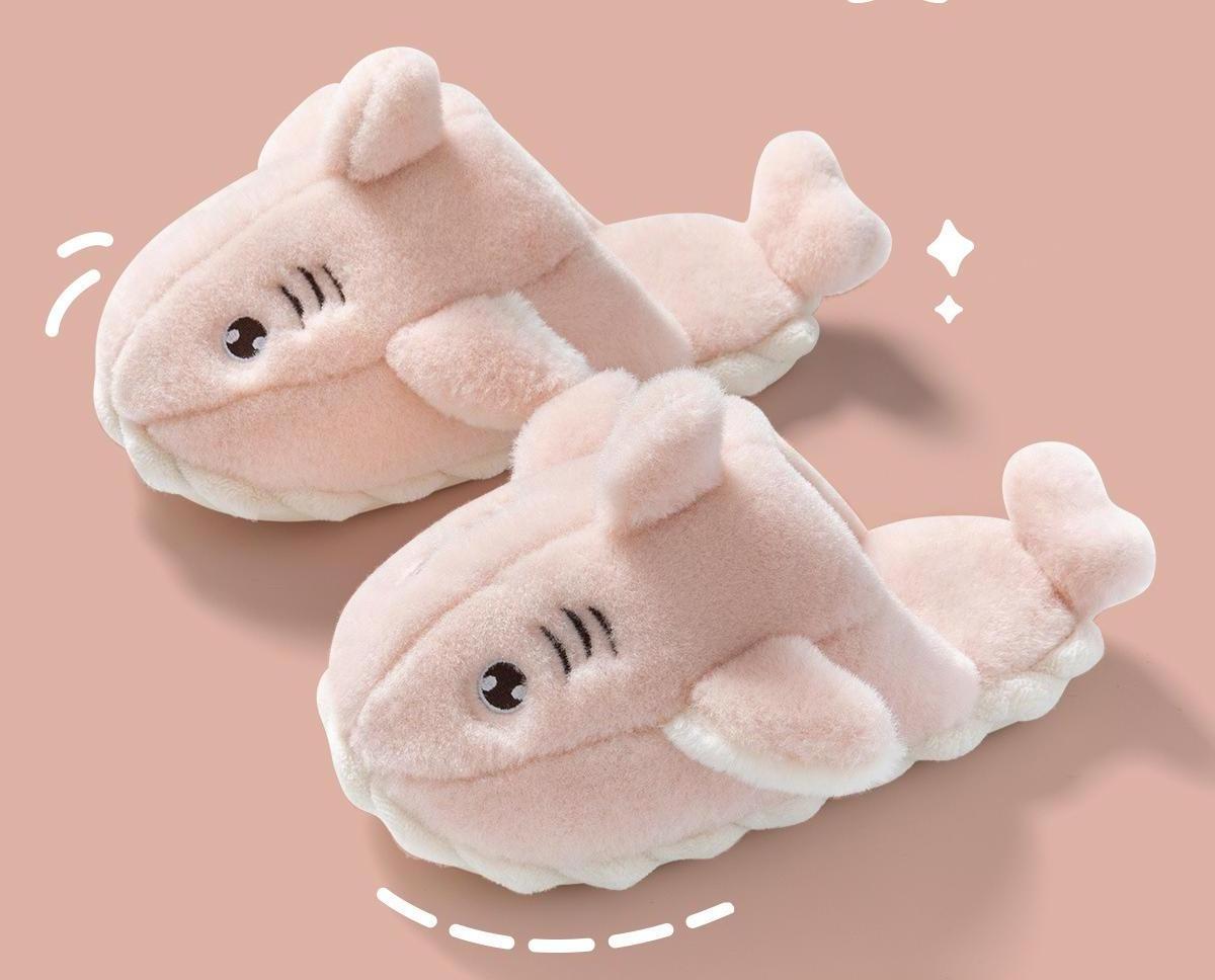 Customized  Hot Selling Wholesale Fashionable soft warm cotton slippers women's autumn and winter new cute cartoon shark plush