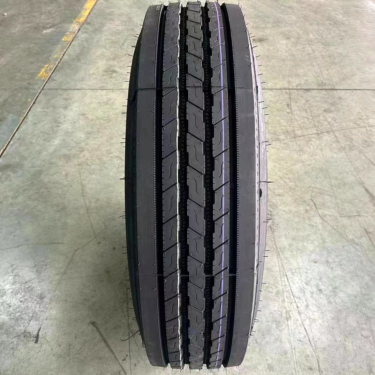 Thailand Commercial Semi Truck Trailer 16 ply 295 75R22 5 tire 11r22 5 11r 225 11R24 5 255 70 225