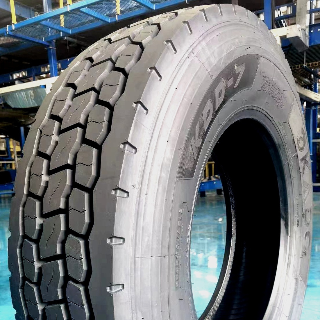 America Los Angeles Warehouse Radial Truck Tires Available 11r22 5 295/75r22 5 11r24 5 Truck tires