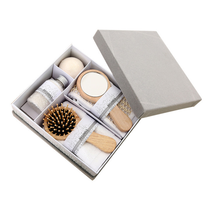 Custom Bath Shower SPA Kit Natural Gift Box Set Including towel sisal belt Wood Massage Hair brush bomb