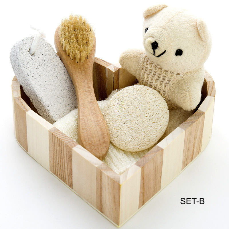 Promotional 6 Pieces Heart Shape Wooden Spa Set Box Bath Body Accessories Gift Set brush sponge