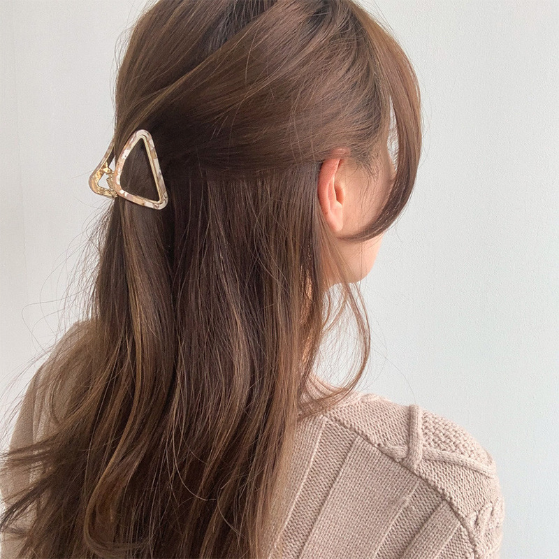 Women's Small Shell Triangle Hair Claw Metal Leopard Luxury Claw Clips Ponytail Premium Plaid Cellulose Acetate Hair Claw