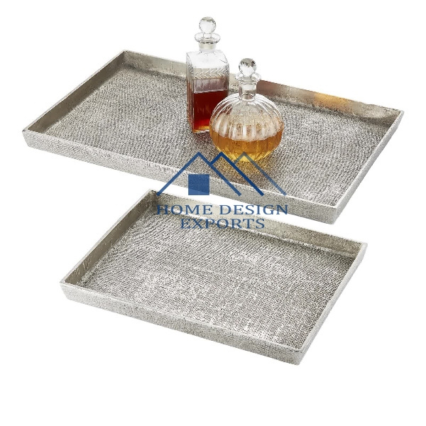 Metal Serving Tray Restaurant 2022 New Arrival Vintage Look Vanity Tray with Heart Shape Handle for Table Centerpieces