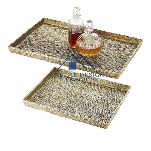 Metal Serving Tray Restaurant 2022 New Arrival Vintage Look Vanity Tray with Heart Shape Handle for Table Centerpieces