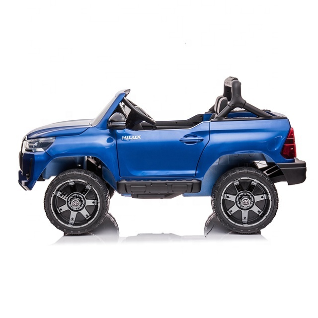 Licensed Toyota Hilux ride on 12v rechargeable battery cars toys for kids car electric