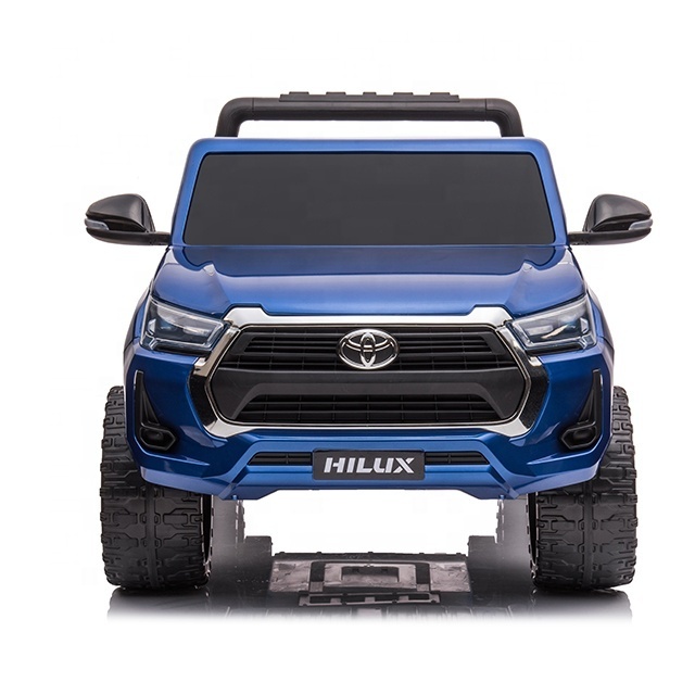 Licensed Toyota Hilux ride on 12v rechargeable battery cars toys for kids car electric