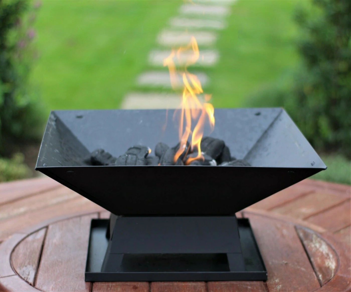 Garden Outdoor Fireplace Square Mini BBQ Grill Outdoor Heater Square Fire Pit for Wood Stove