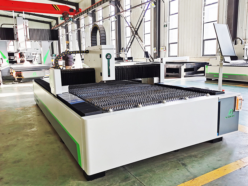 Single table fiber optic laser cutter 4 kw 5 kw 6 kw cnc fiber laser cutting machine for sale