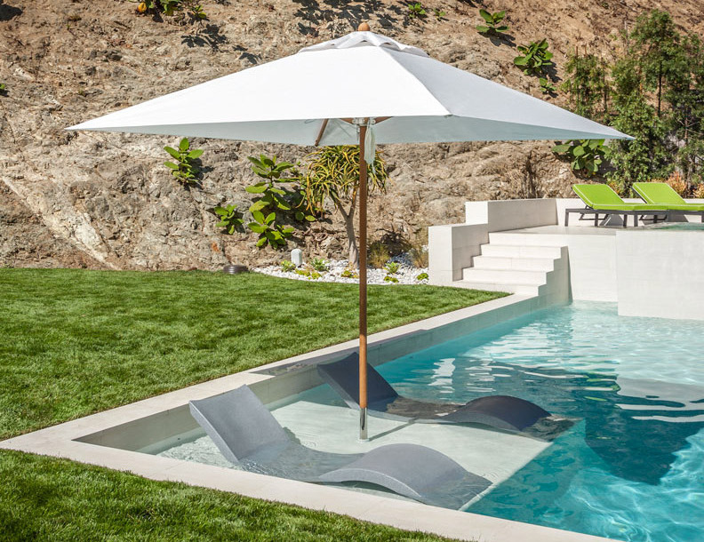 9 Ft Garden Patio Poolside Beach Parasol Sun Umbrella Outdoor Market Umbrella Outdoor Furniture Modern Pool Umbrella Carton Iro