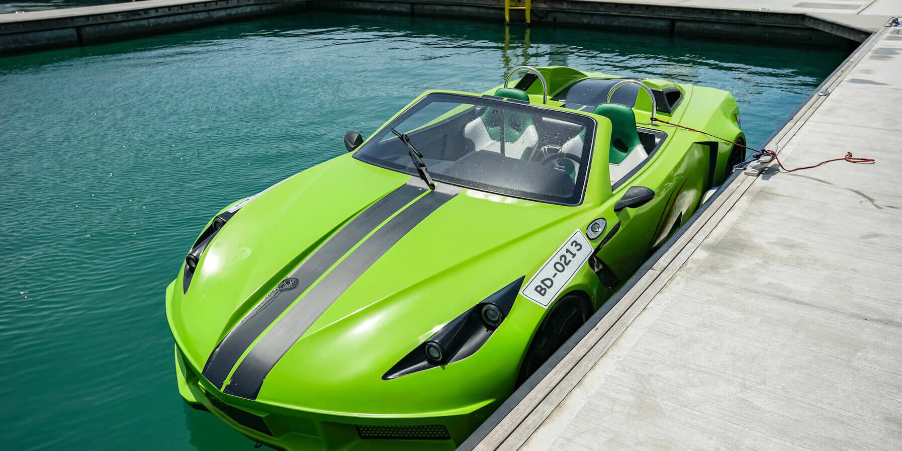 Modern Water Entertainment Floating Car Water Sport Jet Car Boat Luxury Jet Ski Car On The Water Luxurious Fiberglass Boat