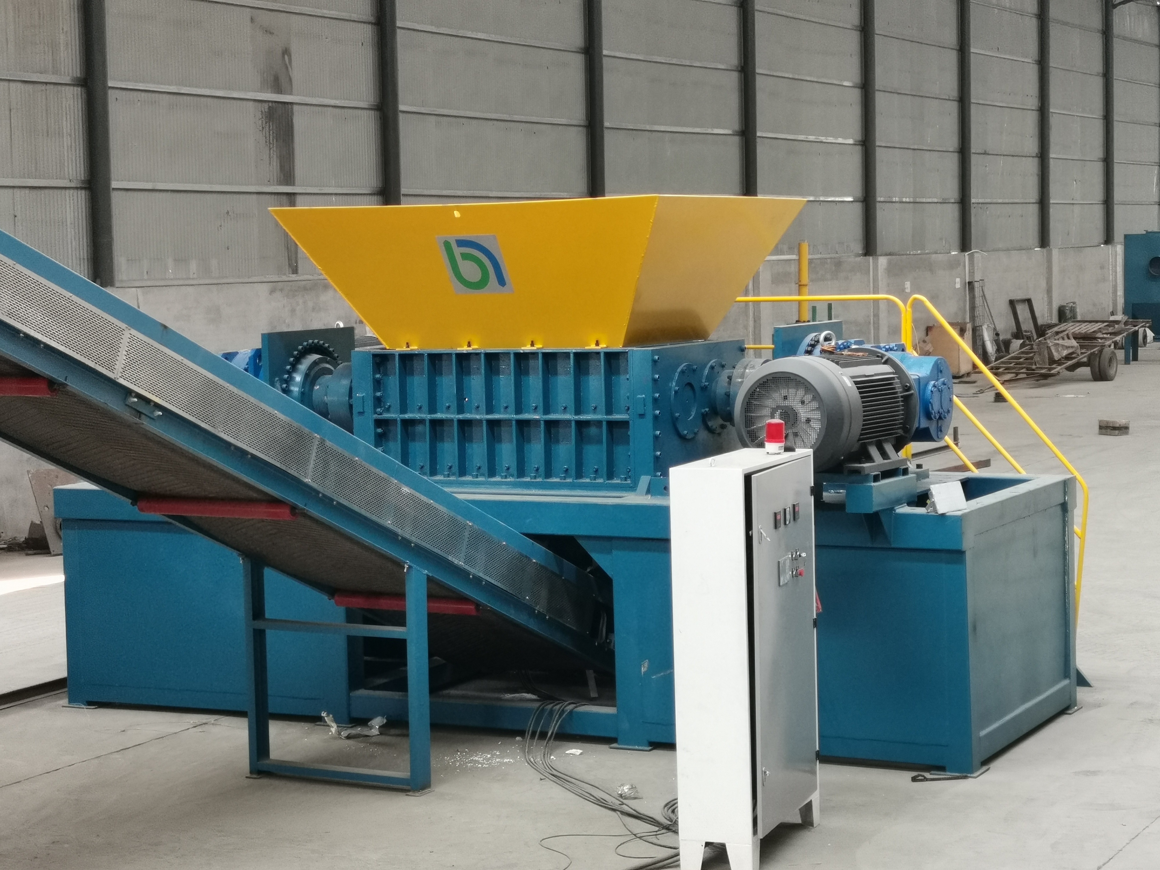 Recycling used car scrap metal crusher / metal shredder machine price