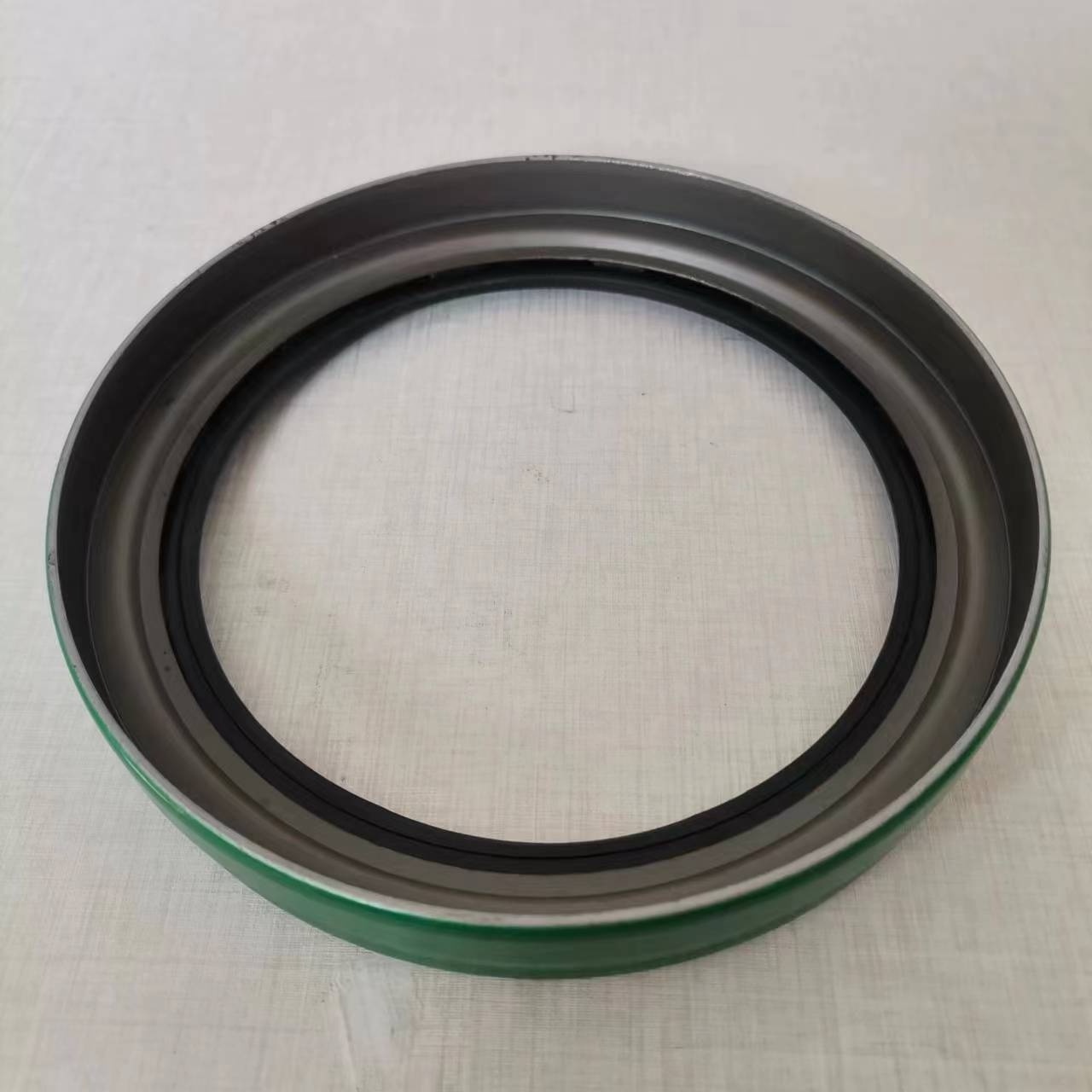 Steering knuckle shaft oil seal 20466812 53*79*13 mm for Volvo