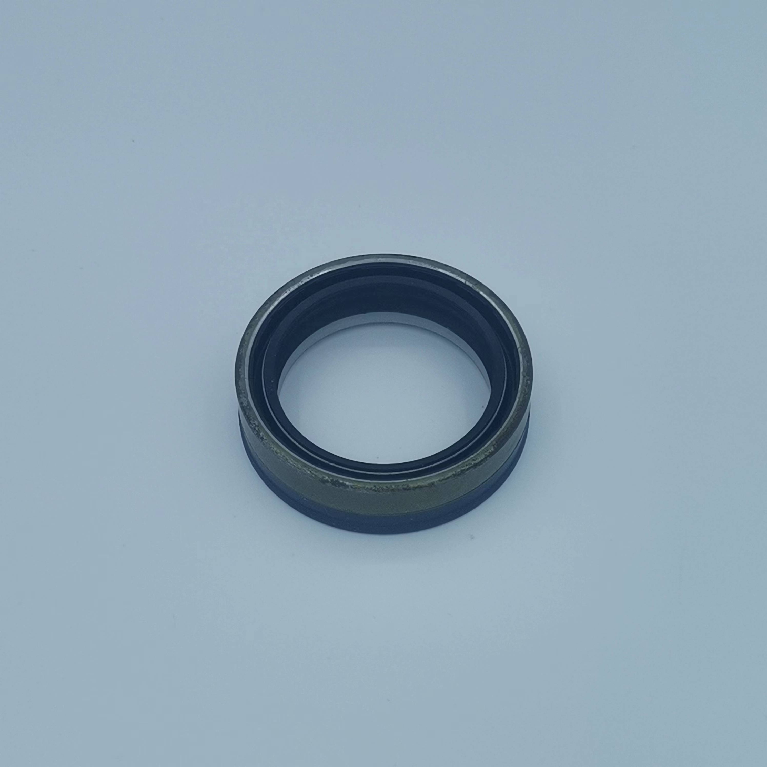 Suitable for tractor harvester agricultural machinery wheel gearbox oil seal 12018616B size 50*65*18mm NBR oil seals