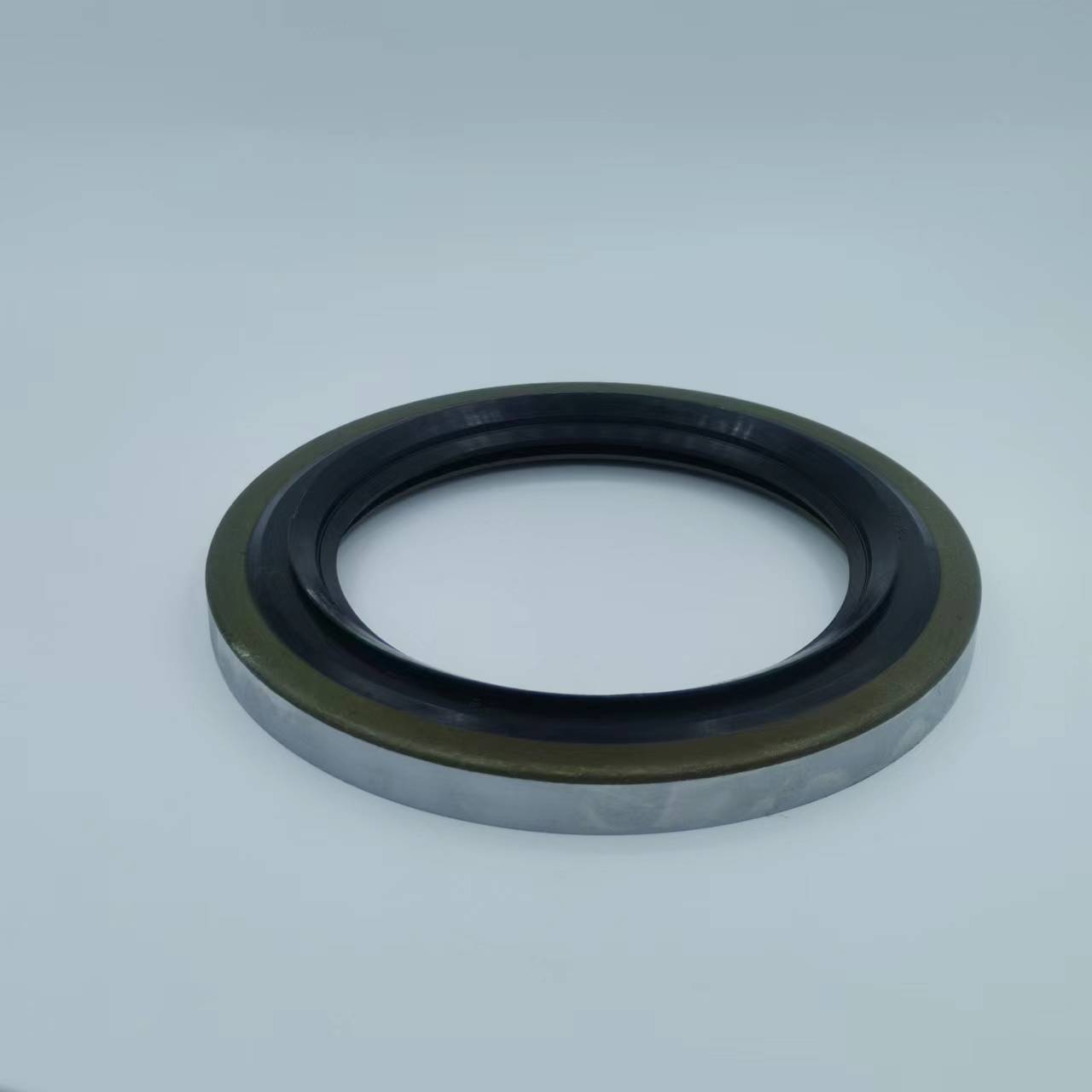 Tractor crankshaft oil seal 15041400 100*135/140*15 transmission side  Agricultural oil seal