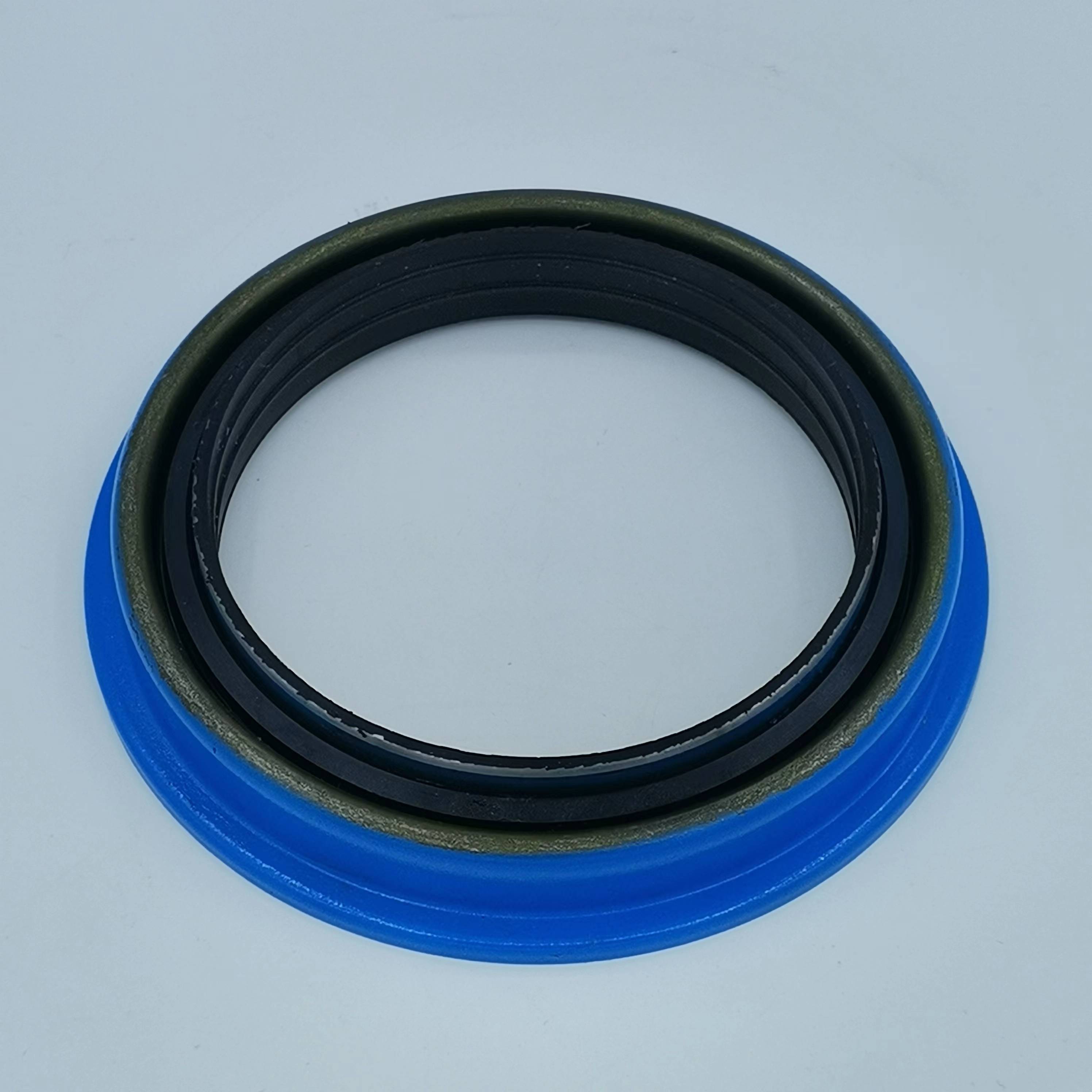 Combined heavy truck differential oil seal 429-0007 Size 81*108/116*18mm supplied by the manufacturer