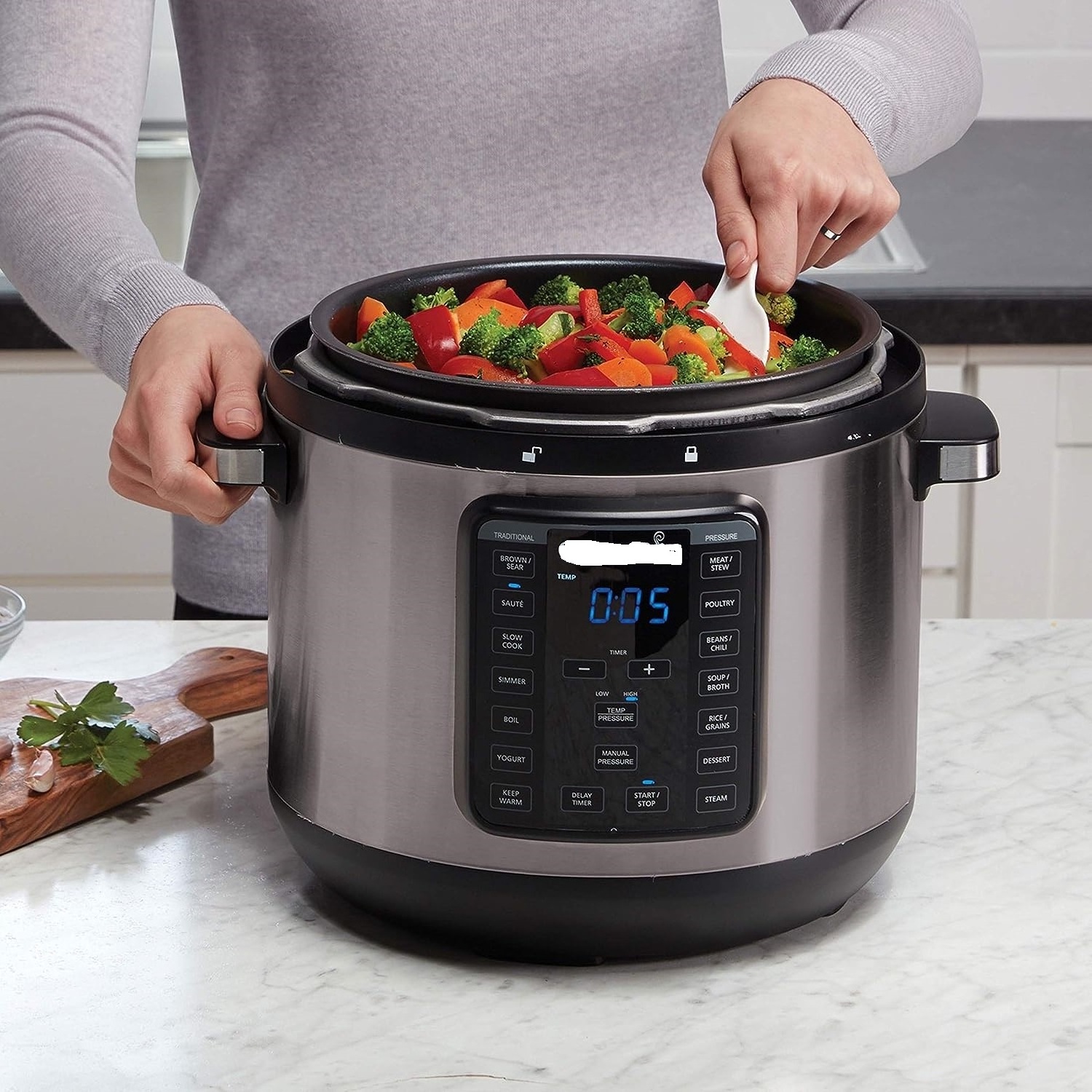 Pot 8-Quart Multi-Use XL Express Crock Programmable Slow Cooker and Pressure Cooker with Manual Pressure, Boil & Simmer