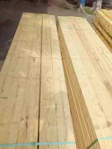 High quality solid wood board KD edged boards timber solid wood boards lumber KD 3-6 m long for construction