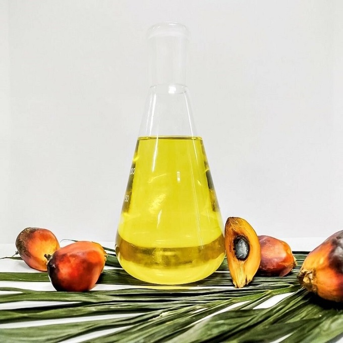 We Sell Palm Oil including Palm Kernel oil/We Ship Products in 1L -20L, PET bottles, 150L Jerry Can & Flexi-Tanks.