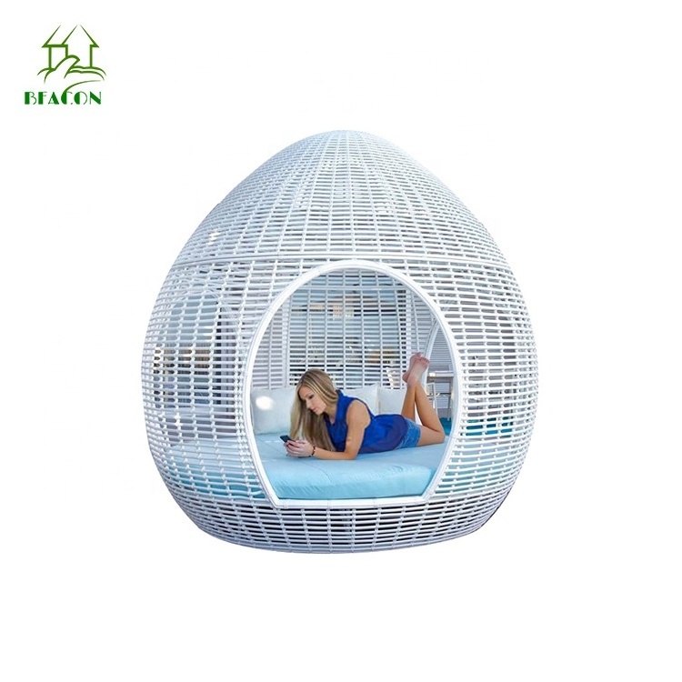 Factory wholesale Hotel Pool Side Furniture Garden PE rattan outdoor lounger egg shaped Lounge Bed