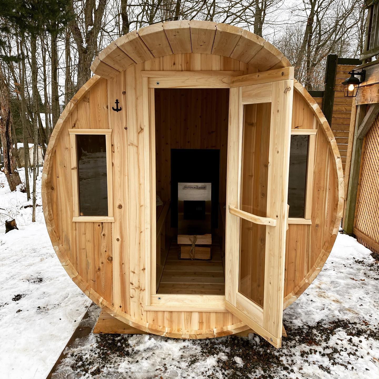 Outdoor Clear Red Cedar Barrel Sauna Solid Wood 2 Person Dry Steam Sauna Room