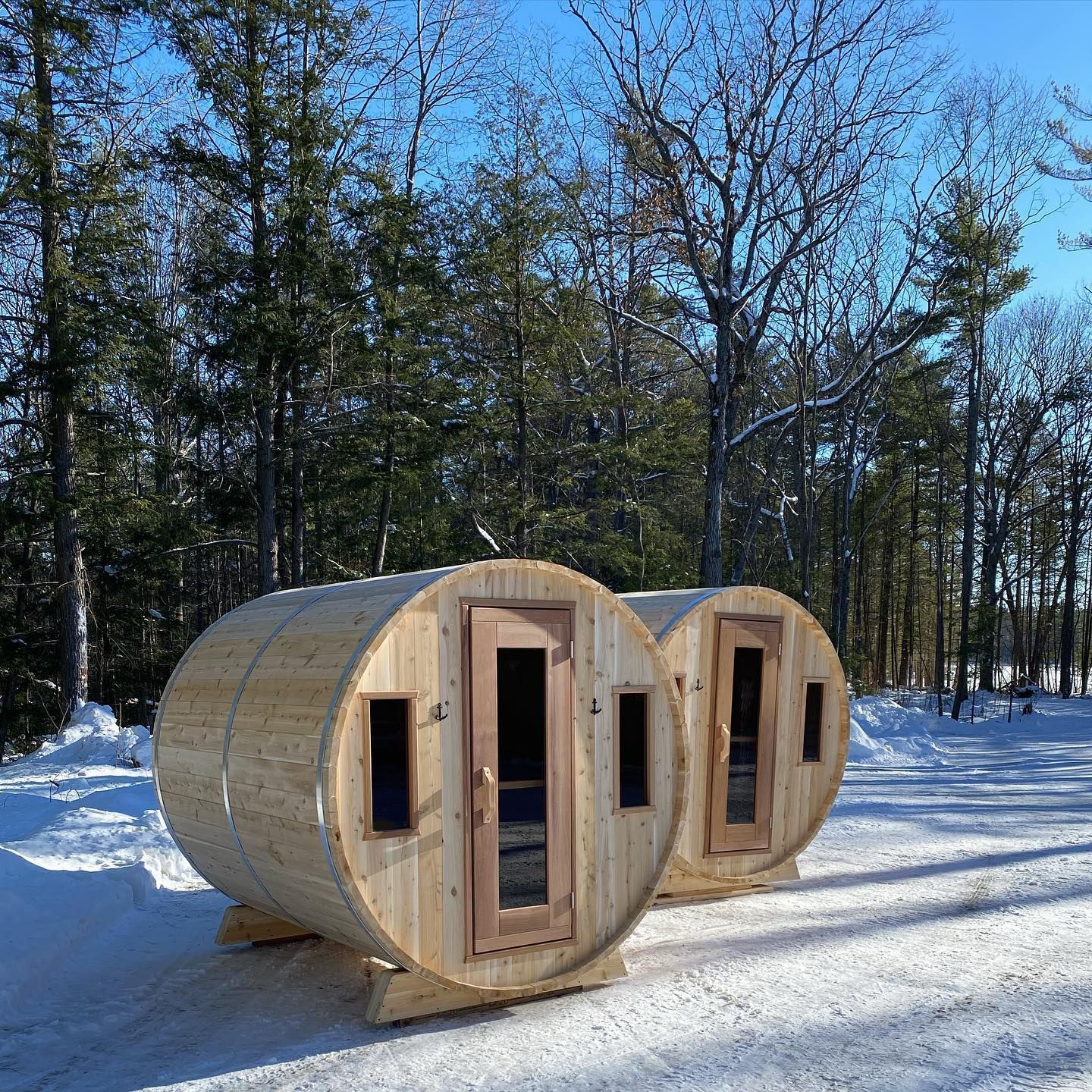 Outdoor Clear Red Cedar Barrel Sauna Solid Wood 2 Person Dry Steam Sauna Room