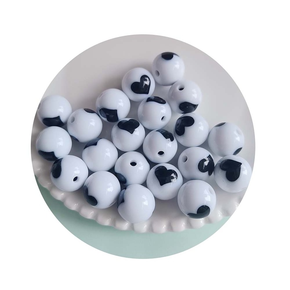 Wholesale 100Pcs 16MM Valentine's Day Themed Loose Spacer Beads White Black Mixed Heart Charms For Jewelry DIY Craft Making