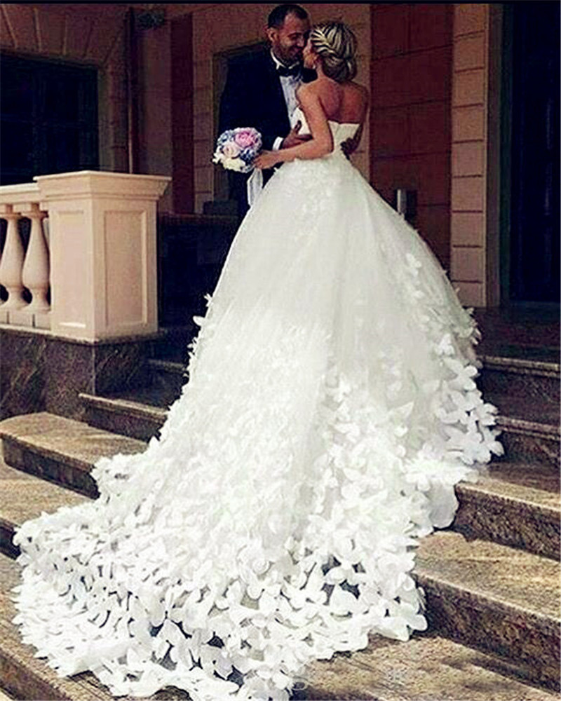 Brand  Gorgeous Custom Ma Wedding Dress Sweetheart Tulle Cathedral Train Bridal Dress 3D Floral Appliques Butterfly Bridal gown