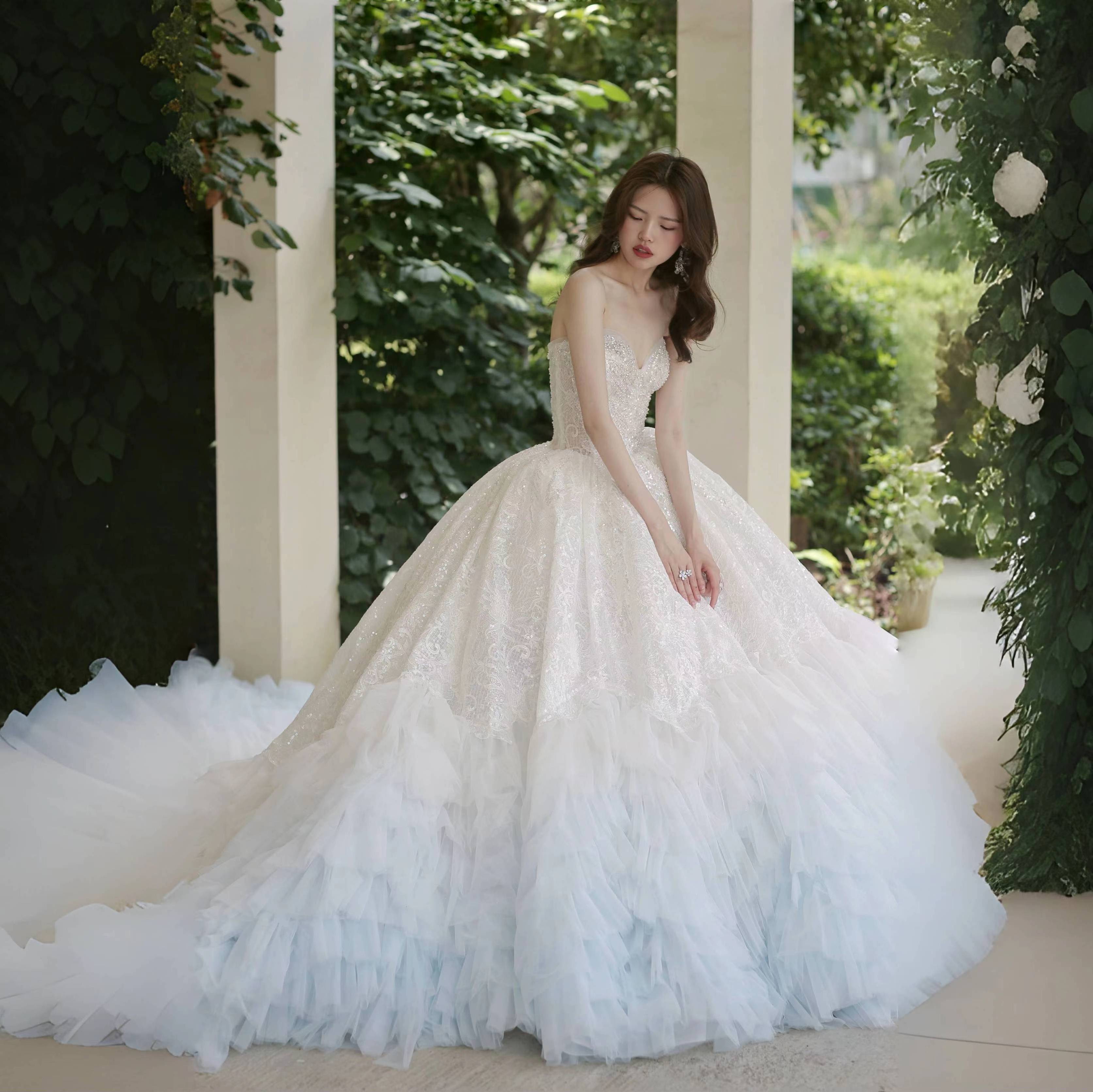 High Quality Sky Blue Shades Ball gown Princess wedding dresses  Glittery Lace sweetheart neckline MK314 tiered skirt