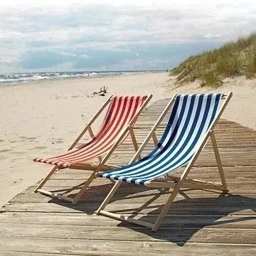 Custom Canvas Retro Outdoor Wooden Foldable Beach Chairs Portable Pool Folding Lounge Beach Deck Chairs With Pillow