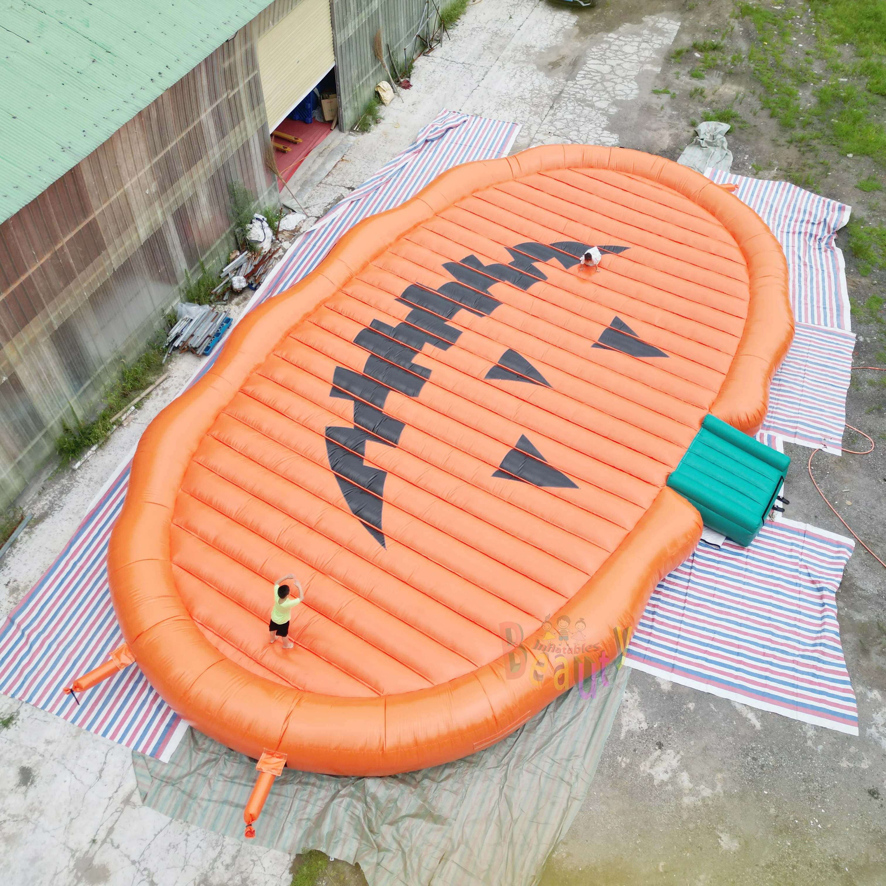 Large Inflatable Halloween Pumpkin Jump Pad for Adults and Kids Inflatable Jumping Pillow Trampoline