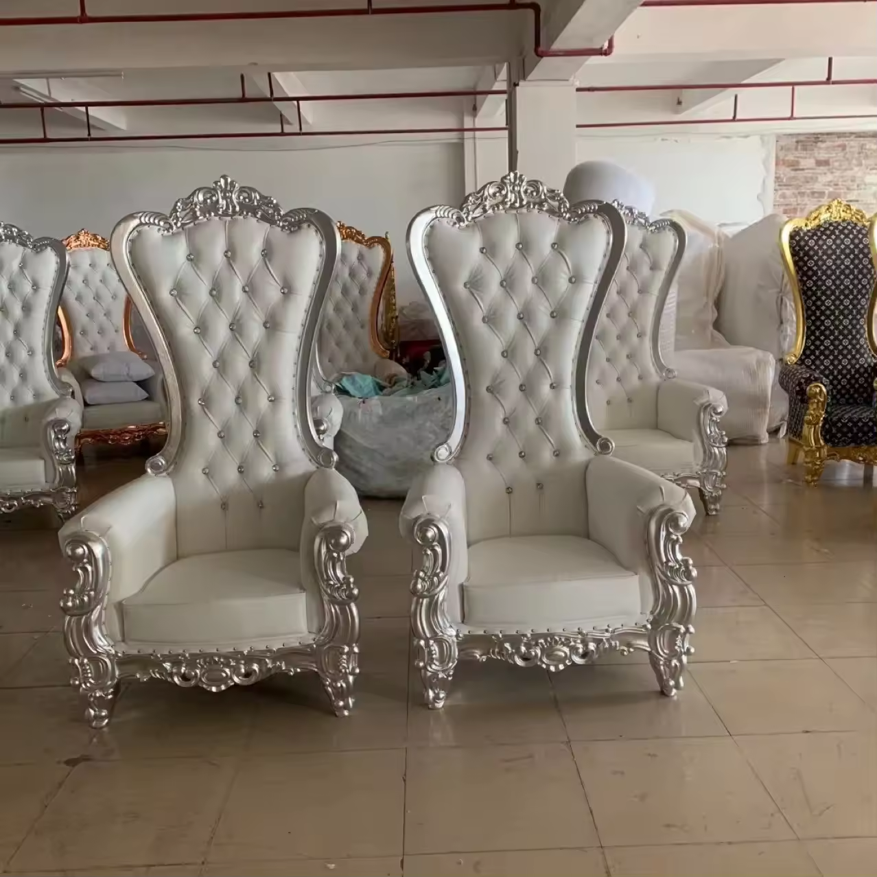 Antique Gold High Back Banquet Hotel Wood Sofa King And Queen Black Pink White Luxury Wedding Throne Chairs For Events