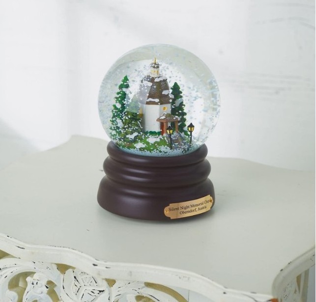 Musical Snowglobe  Plays Silent Night