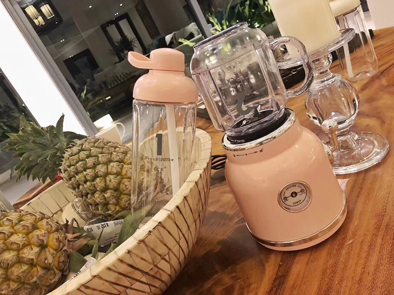 Personal Mini Blender Smoothie Maker, Smoothie Single Serve Blender Portable Juicer Cup, Electric Power Mixer Fruit Vegetable