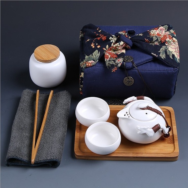 Chinese Portable Travel Tea set Ceramic Kung Fu Tea Pot Including 1 Teapot 2 Teacups 1bag 1 Tray 1 Tea Canister