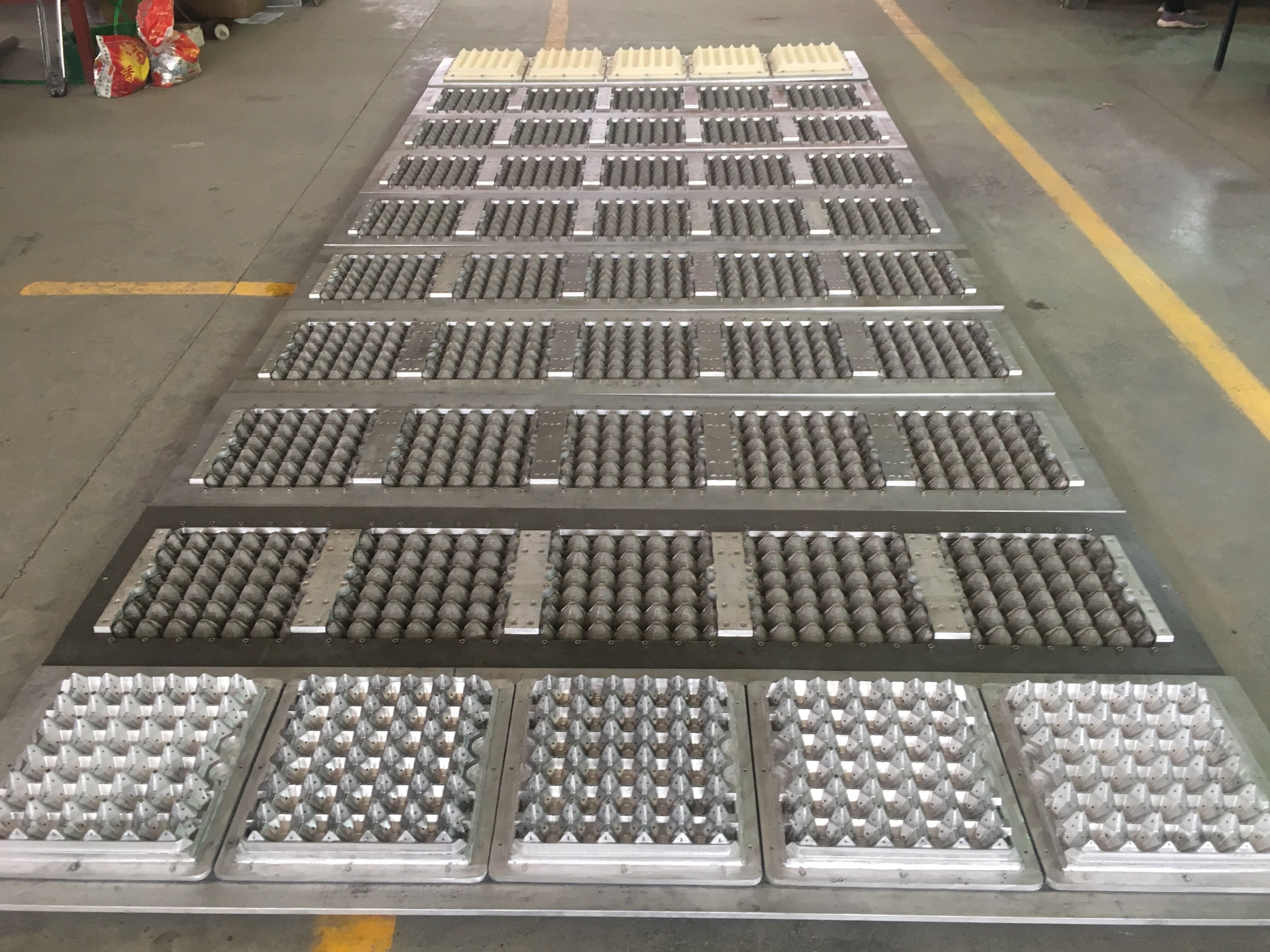 customized   molds for egg tray