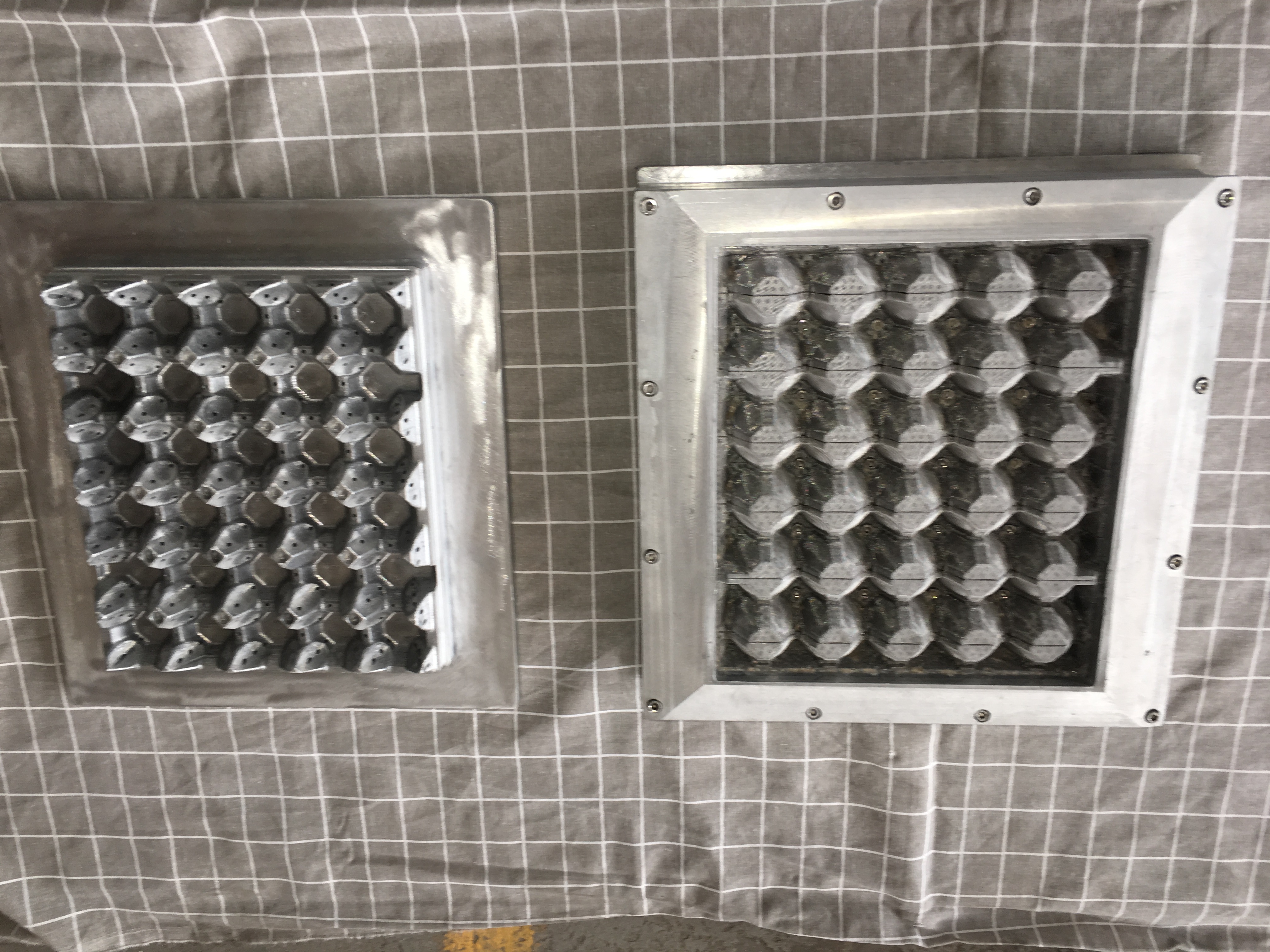 South East Asia Mini Semi Automatic Thermoforming Quail Egg Paper Tray Dryer Needed Mold