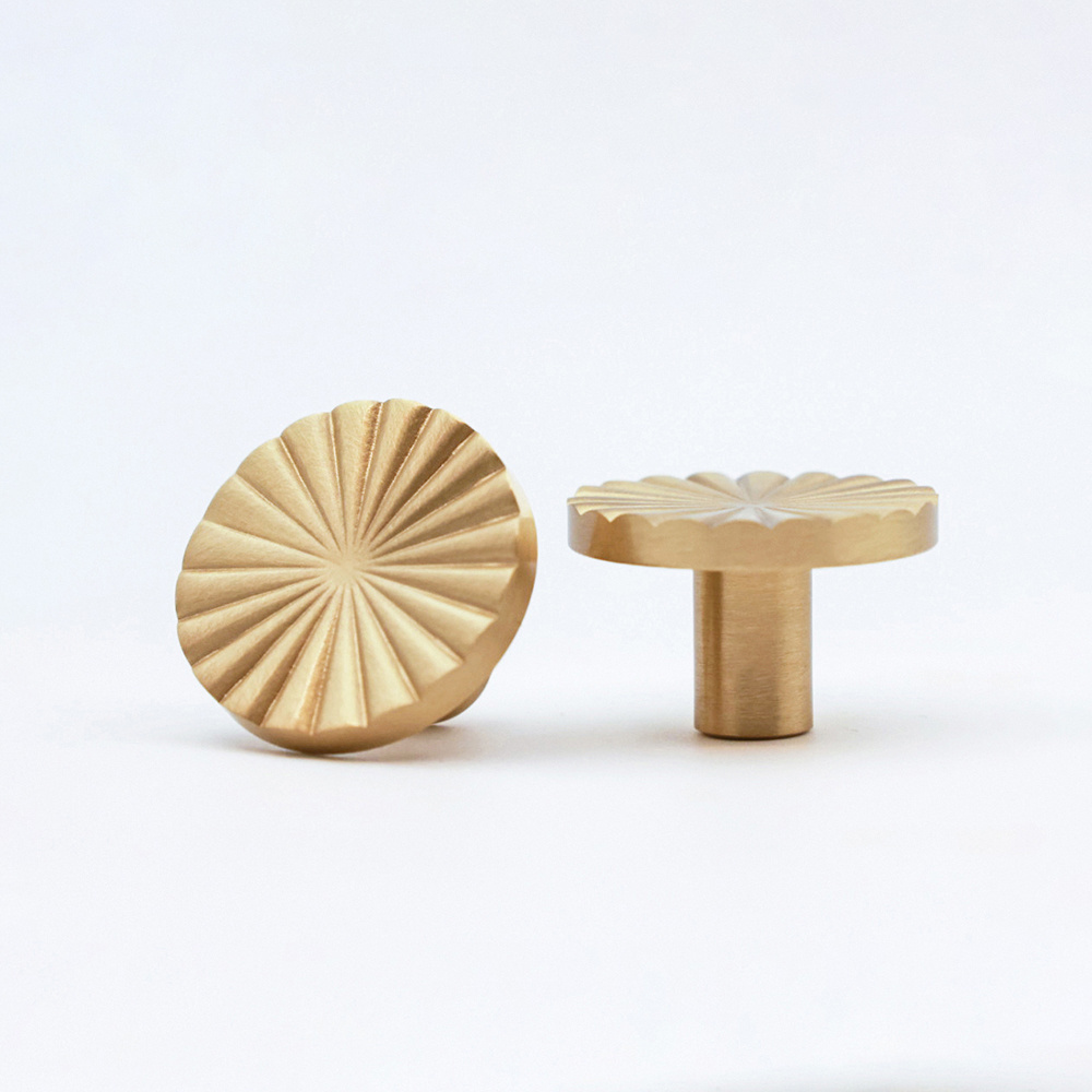 Brass Sunflower Knobs Round Cabinet Knob Pull Kitchen Cupboard Brass Drawer Handle Gold Furniture Hardware