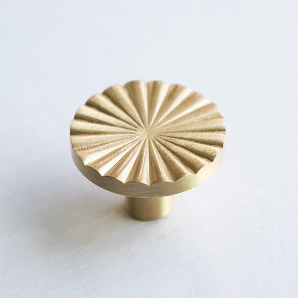 Brass Sunflower Knobs Round Cabinet Knob Pull Kitchen Cupboard Brass Drawer Handle Gold Furniture Hardware