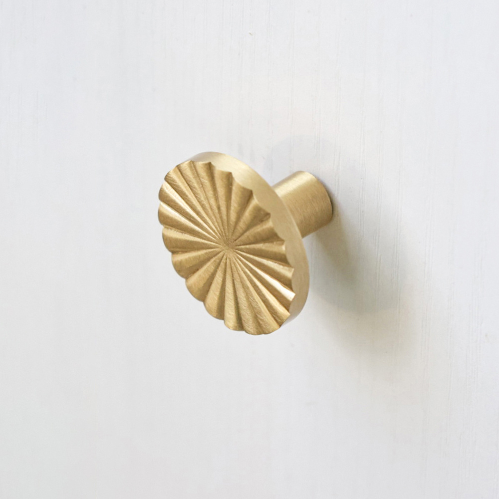 Brass Sunflower Knobs Round Cabinet Knob Pull Kitchen Cupboard Brass Drawer Handle Gold Furniture Hardware