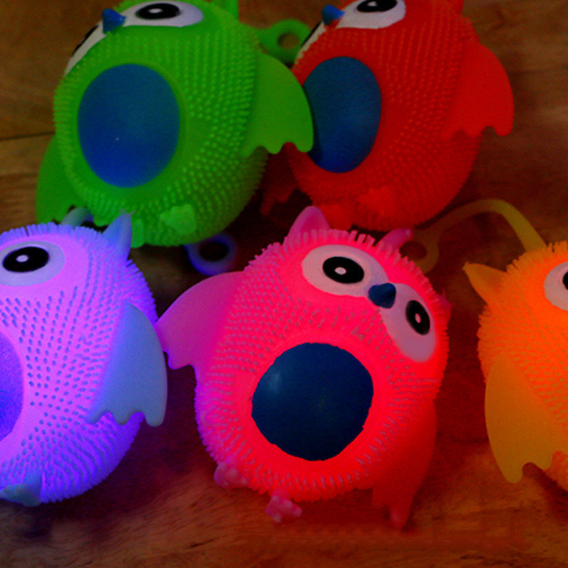 Beejay novelty flashing toy glow in dark spiky yoyo stress relief animal owl squeeze puffer TPR toy ball