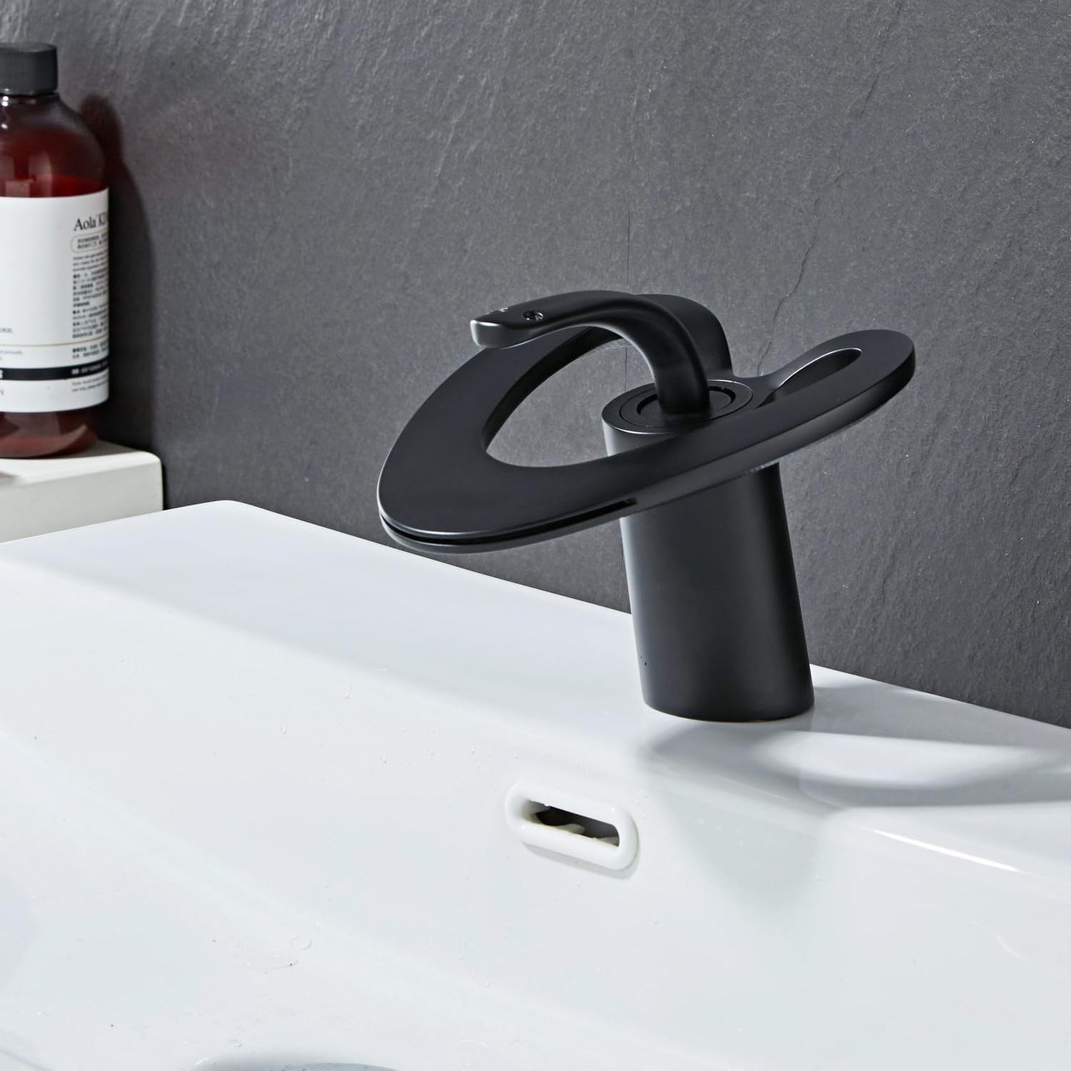 Modern Matte Black Bathroom Vanity Faucet Single Hole Brass Mixer Tap with Ceramic Valve Core Basin Sink Faucet