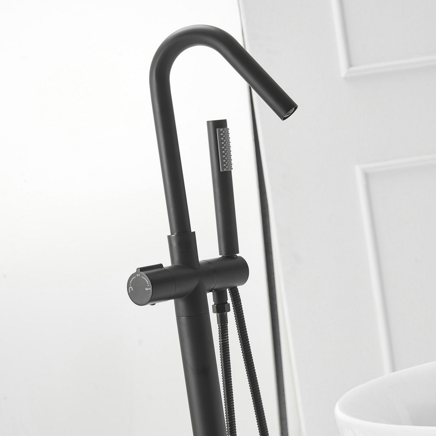 Beelee BL19004B Floor Mount Single Handle Brass Matt Black Tub Filler Freestanding Bathtub Faucet with Hand Shower