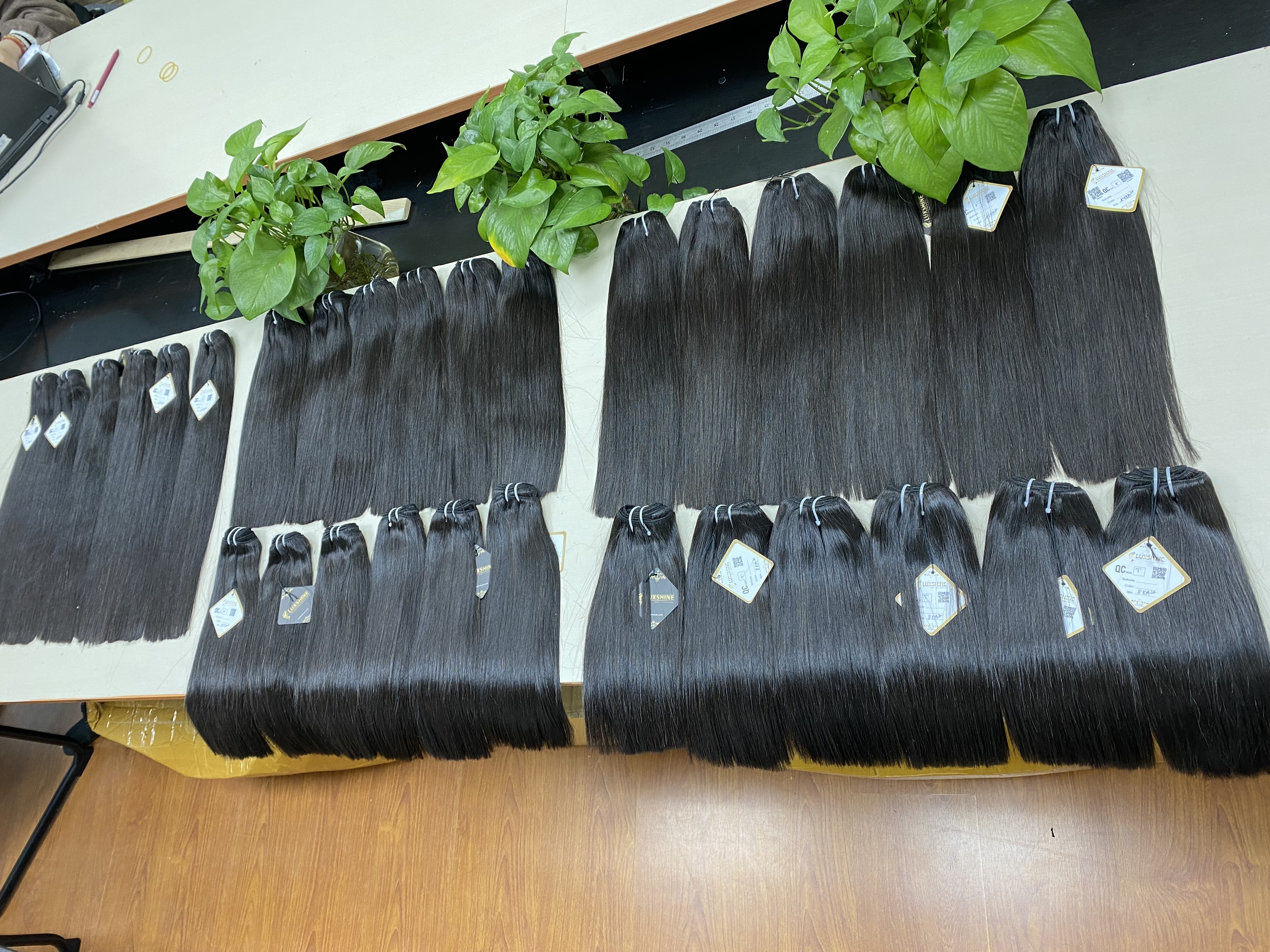 Unprocessed Raw Vietnamese Human Hair Extensions Natural Color 1B Machine Weft Straight Double Drawn Hair Of Luxshine Hair