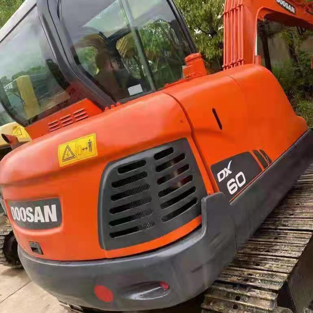 Cheap small Used 6Ton doosan dx60 Hydraulic Mini Digger Crawler Mini Excavators For Sale in China