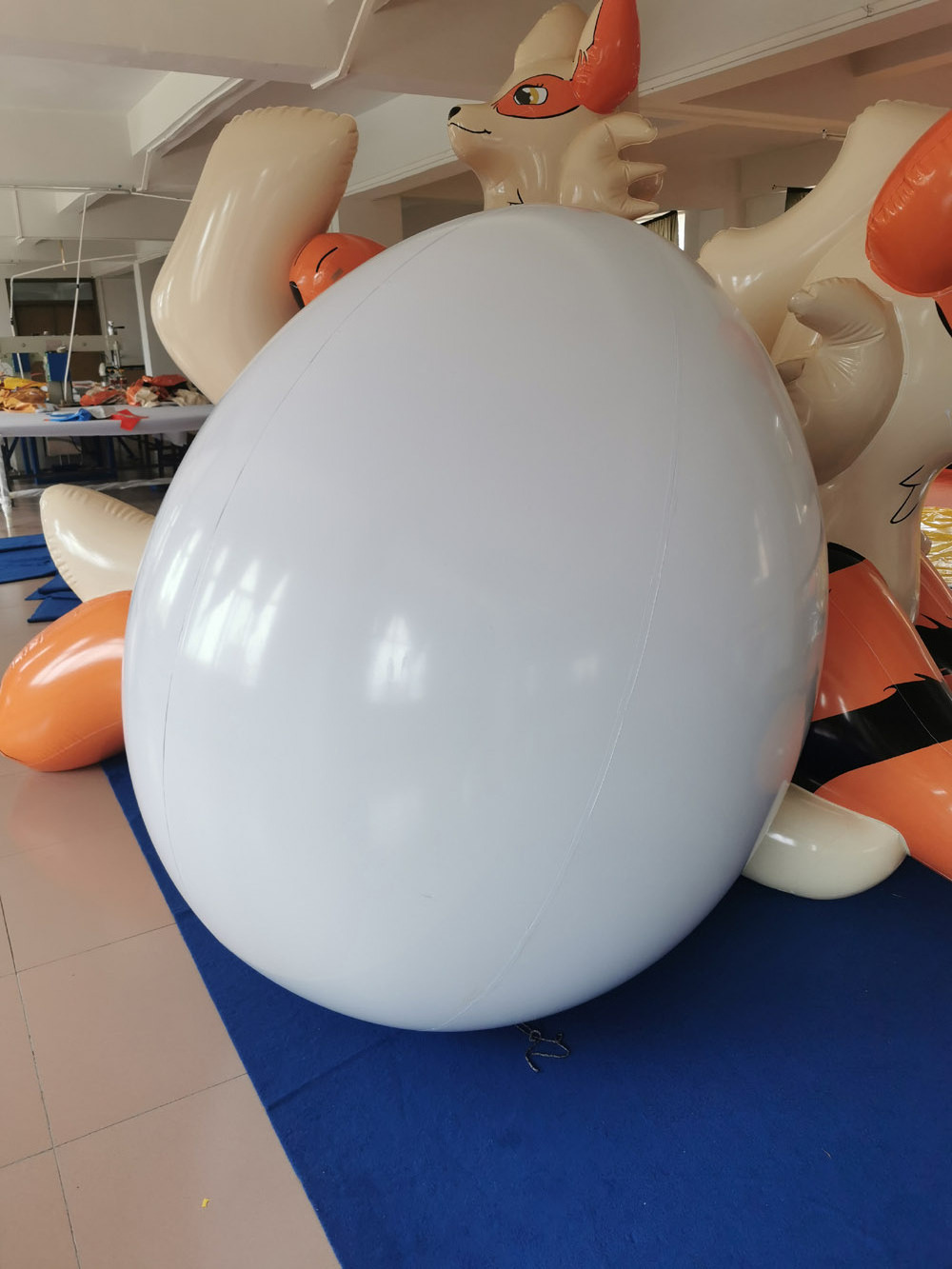 Customized High Quality PVC Inflatable Eggs Suit for Sale