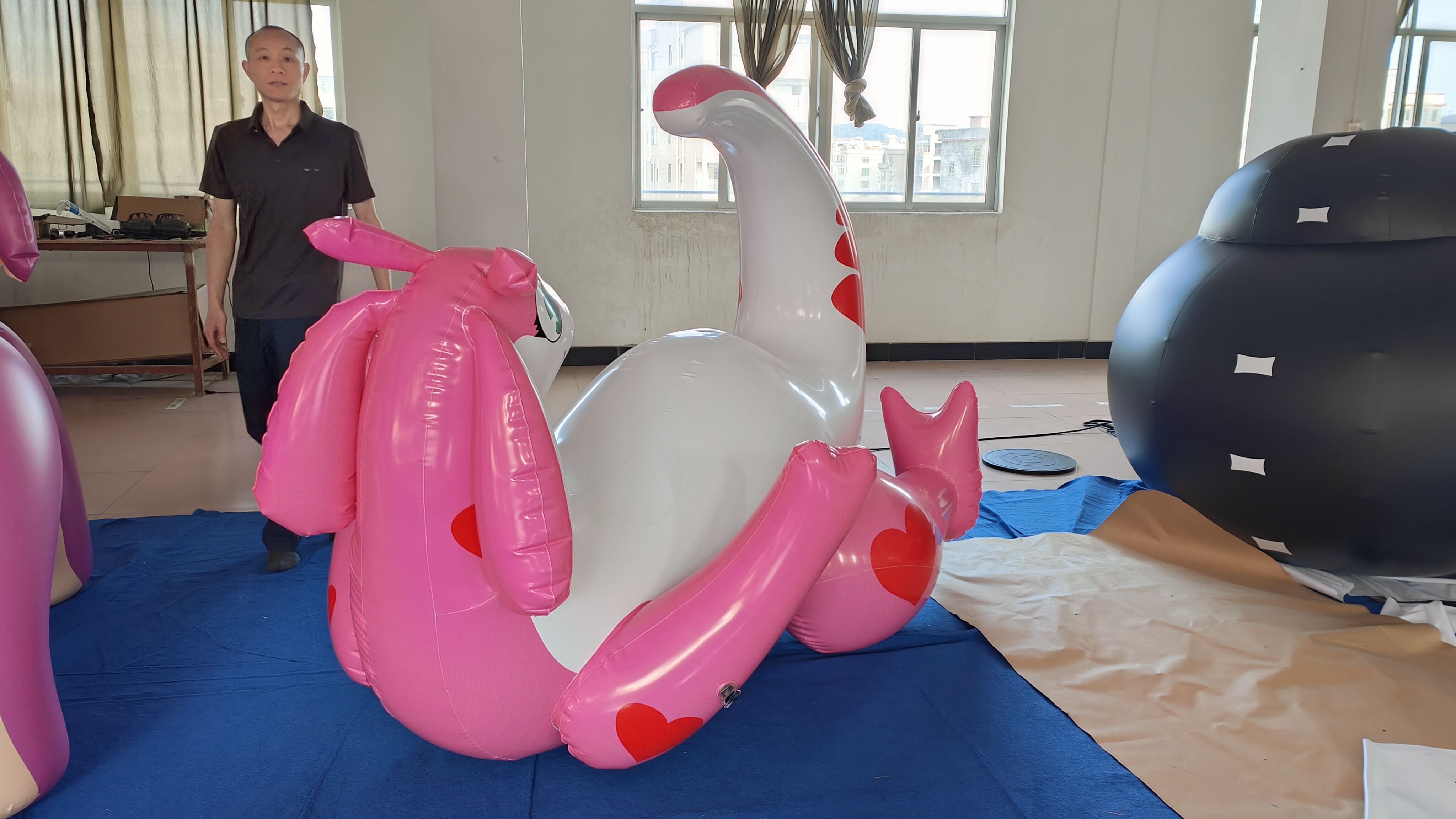 HOT sale quality PVC beile 2.2m long lovely inflatable pink laying dragon with sph