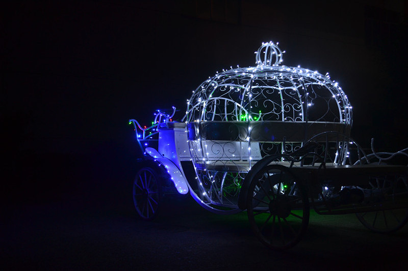 2024 Christmas Electric cinderella horse carriage for sale with Led light warehouse